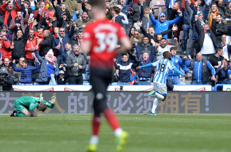 Huddersfield 1-1 Man United: Setan Merah Gagal ke Liga Champions