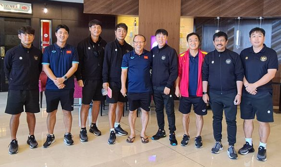 Shin Tae-yong ke Park Hang-seo: Kami Rival tetapi Sahabat