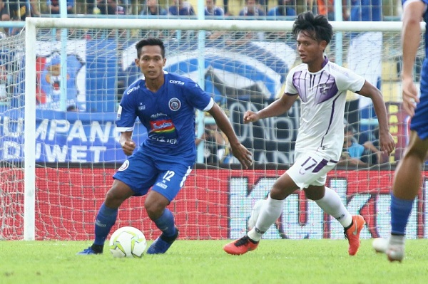Hendro Siswanto Sudah Lupakan Insiden Kartu Merah Lawan Persebaya di Gelora Bung Tomo