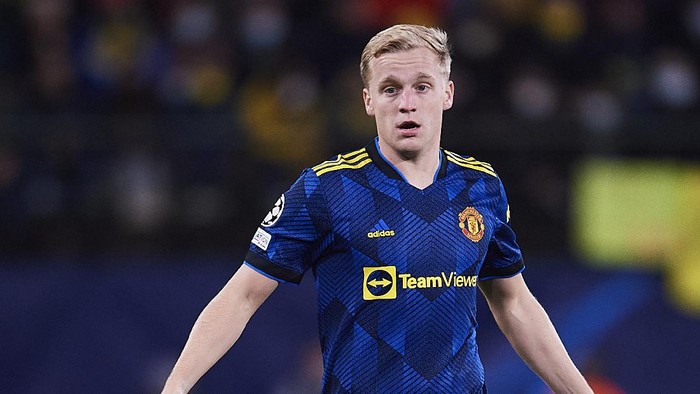 Masalah Agen Bikin Van de Beek Terpenjara di Manchester United