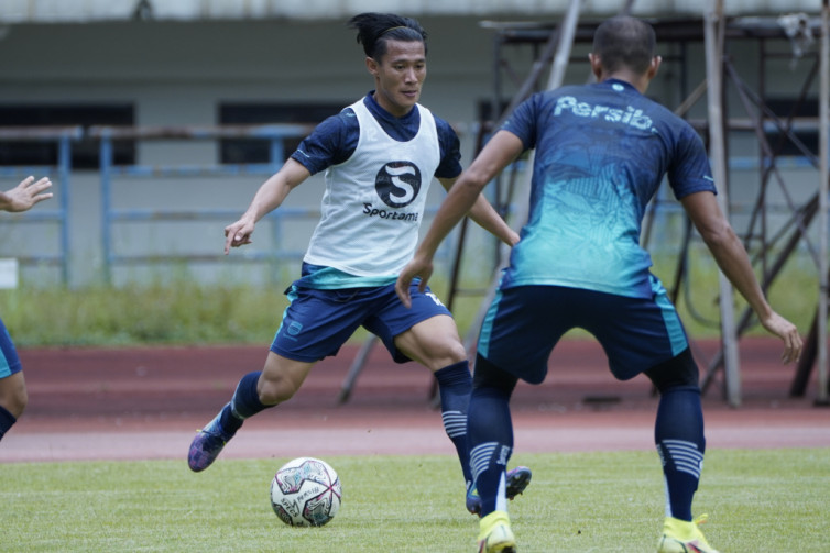 Henhen Herdiana Berharap Persib Tetap Dapat Dukungan Penuh di Pakansari