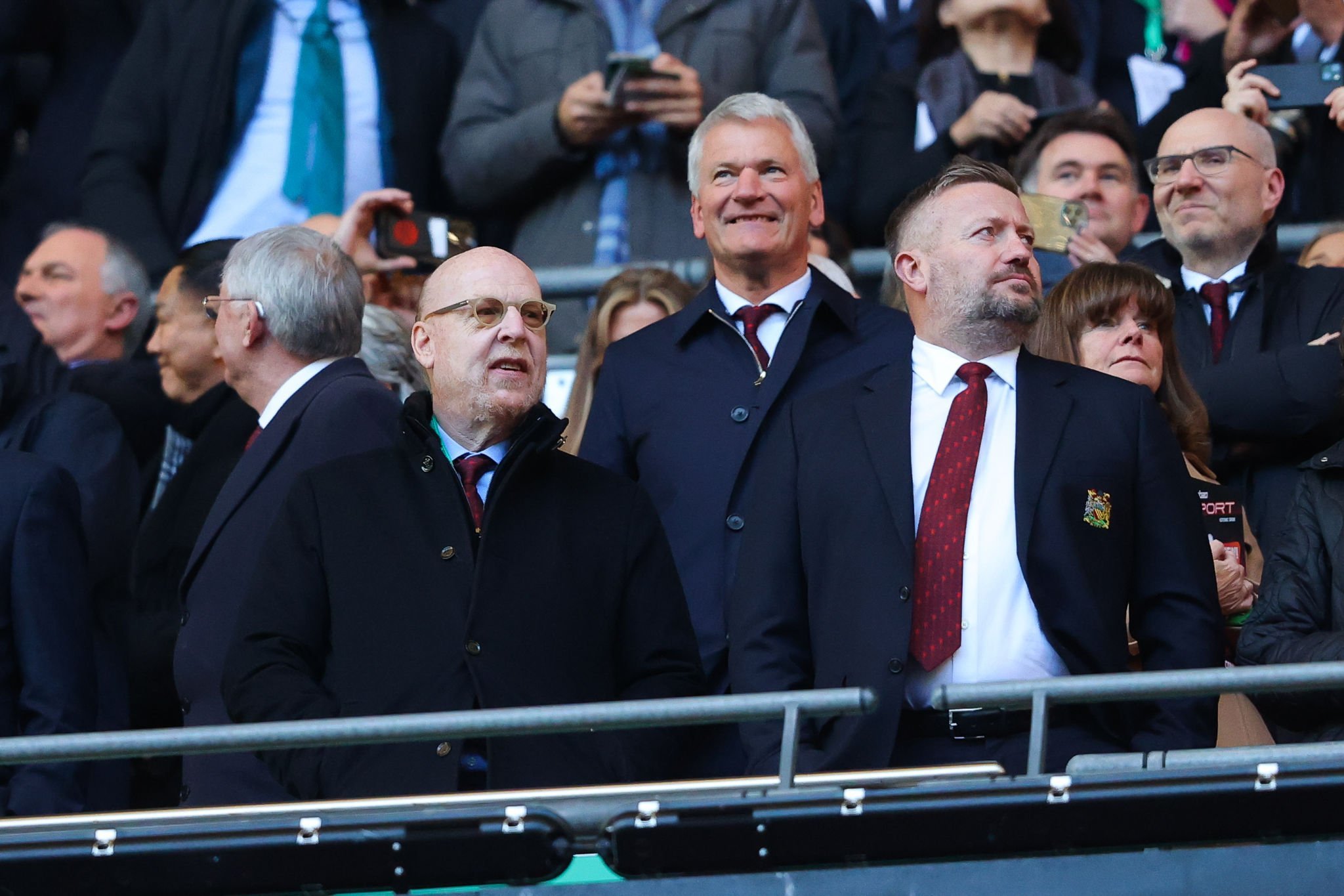 Keluarga Glazer Terpecah, Proses Akuisisi Manchester United Jalan di Tempat
