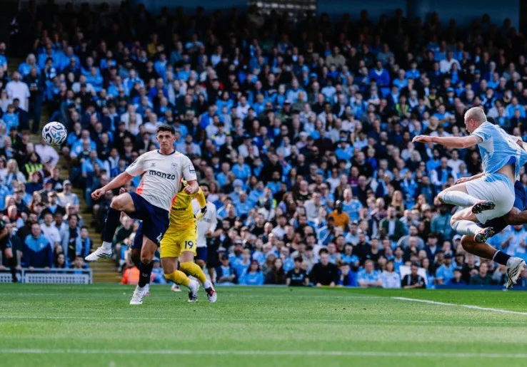 Hasil Premier League: Menang Tipis Atas Coventry, Manchester City Puncaki Klasemen