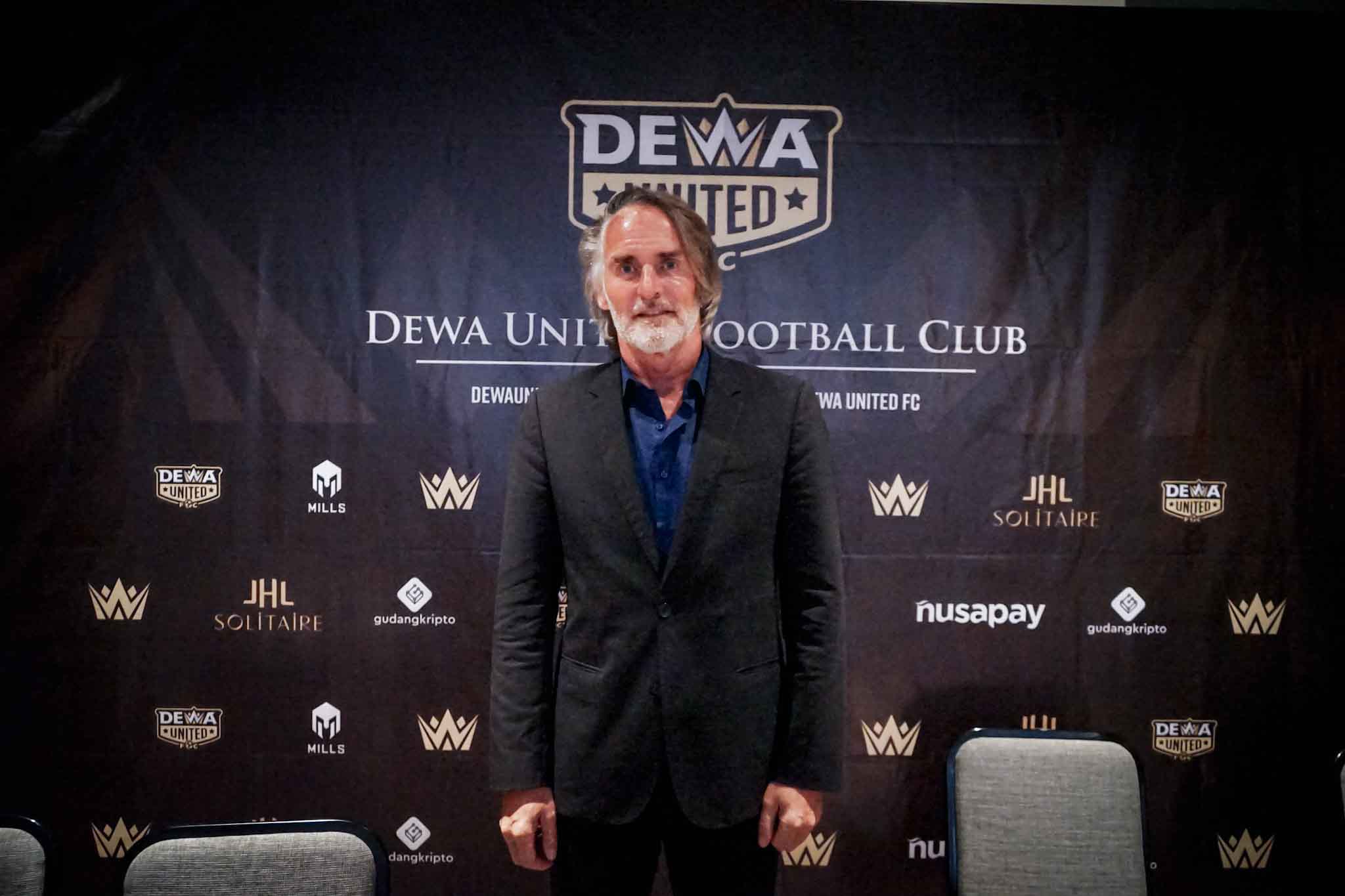 Disejajarkan dengan Thomas Doll dan Luis Milla, Pelatih Dewa United FC: Ini Logis