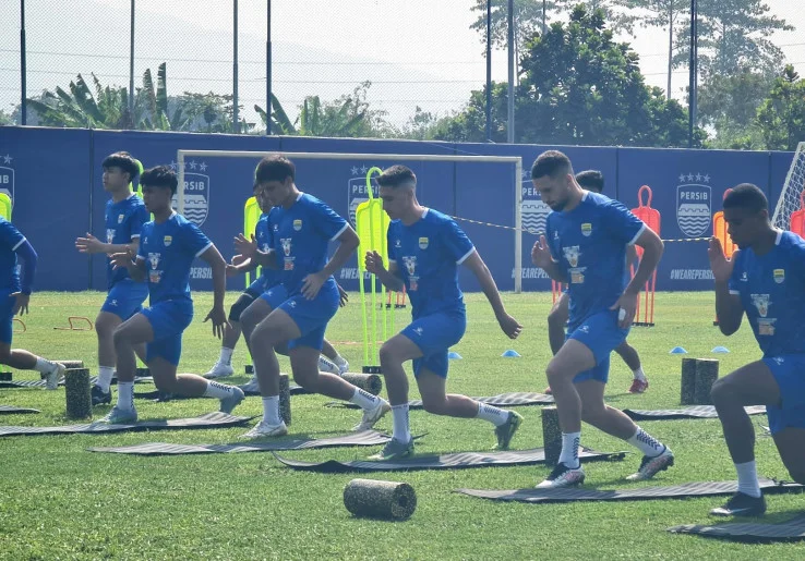 Tak Kunjung Latihan, Nasib Pemain Timnas Irak Frans Putros di Persib Masih Abu-abu