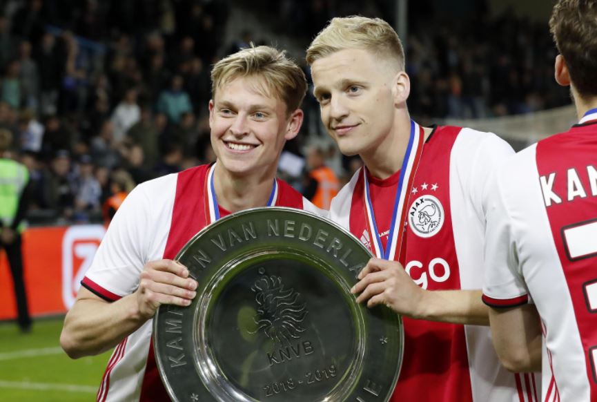 Van de Beek Sempat Berbicara kepada De Jong Mengenai Transfernya ke Manchester United