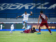 Lini Depan Masih Mandul, Begini Komentar Pelatih Persib