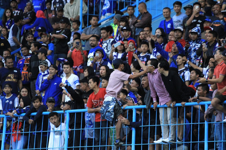 Hanya Sebatas Wacana, Arema FC Tepis Kabar Kedatangan Bonek ke Kanjuruhan