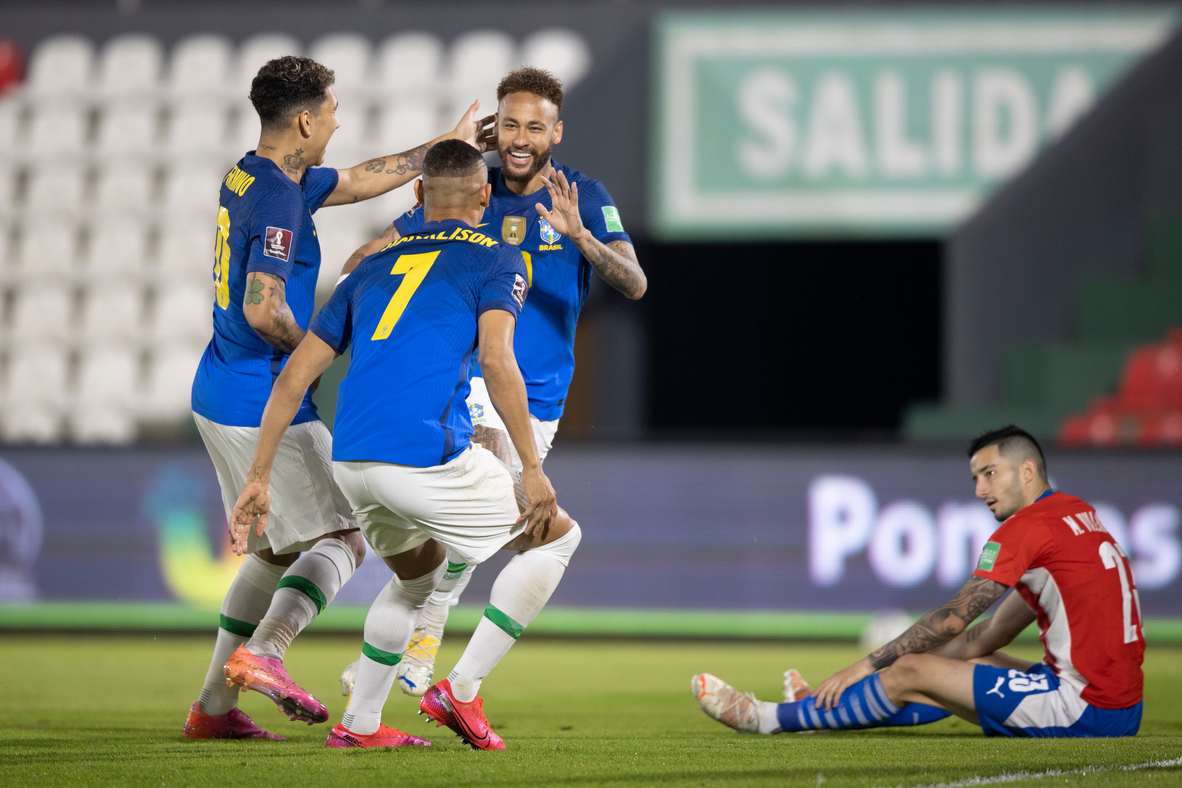 Paraguay 0-2 Brasil: Selecao Masih Sempurna