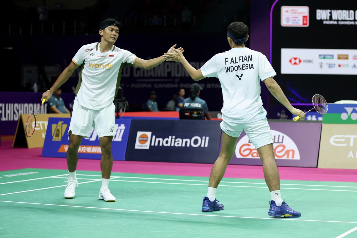 Aksi Fajar Alfian/Muhammad Shohibul Fikri di babak 32 besar Kejuaraan Dunia Bulutangkis 2026. (dok. PBSI)