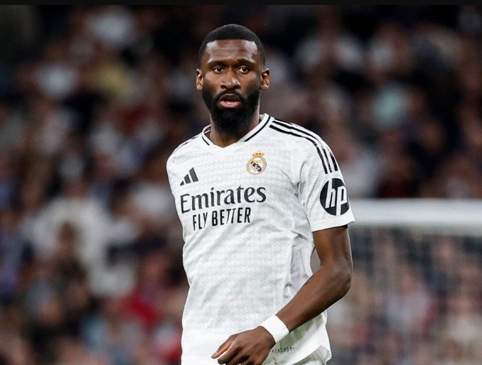 Dijatuhi Sanksi Larangan Tampil Enam Laga, Antonio Rudiger Jalani Operasi Lutut
