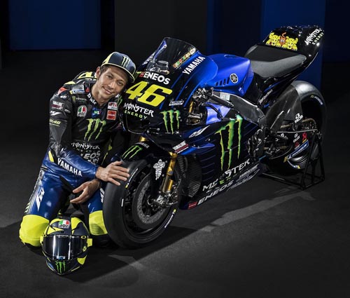 Mirip Inter Milan, Valentino Rossi Jatuh Cinta dengan Warna Motor Baru Yamaha
