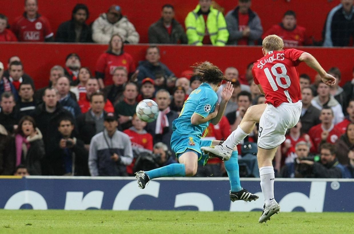 Nostalgia: Ketika Tendangan Geledek Paul Scholes Membungkam Lionel Messi dkk di Old Trafford
