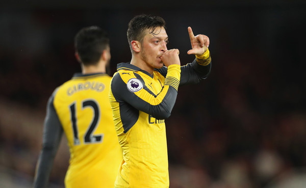 Paris Saint-Germain Menaruh Minat Terhadap Playmaker Arsenal