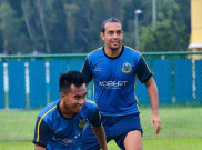 Arema FC Masih Berkelit Terkait Merapatnya Gustavo Lopez