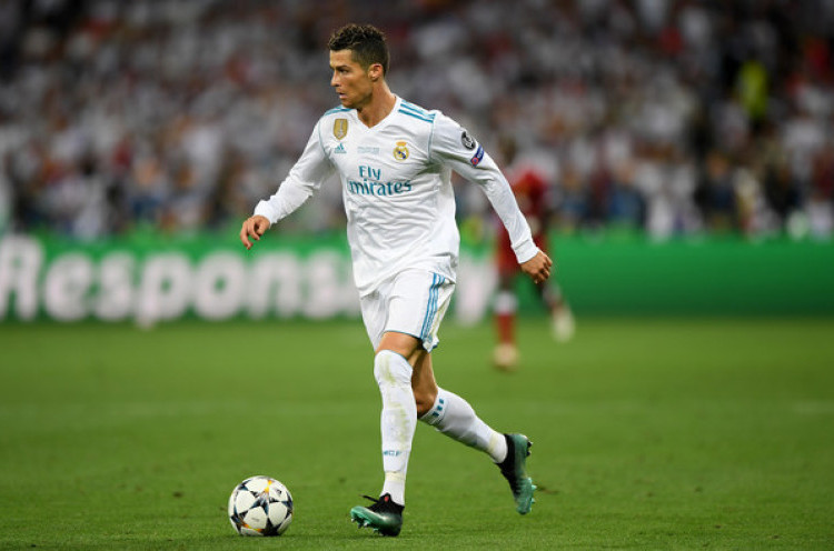 Luis Figo Beri Wejangan untuk Cristiano Ronaldo
