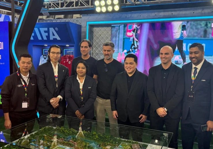 Tiga Eks Pesepak Bola Dunia Guncang Panggung Indonesia Sports Summit 2025