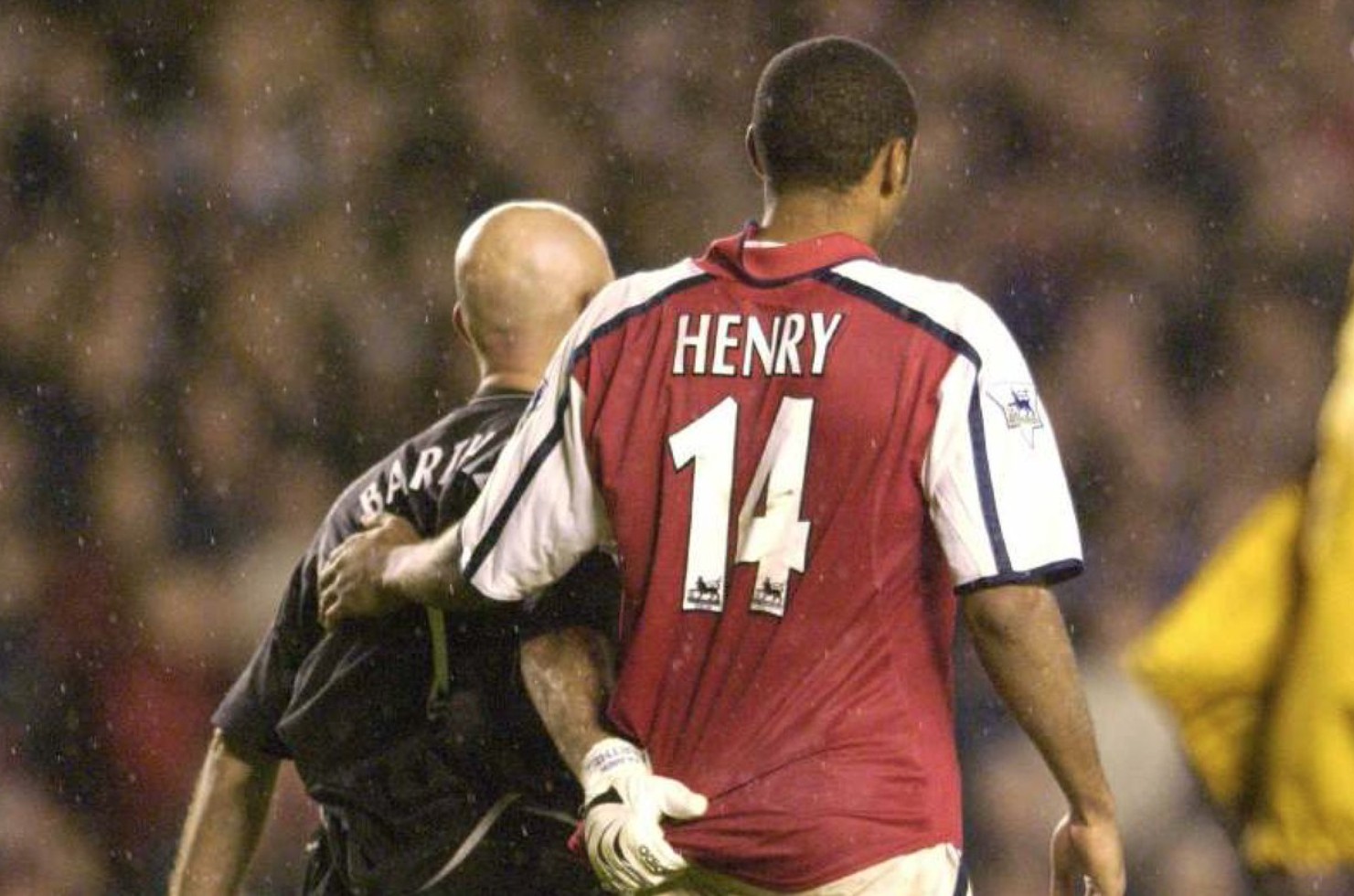 7 Kemenangan Kandang Spesial Arsenal vs Manchester United, dari Hat-trick Alan Smith hingga Blunder Barthez