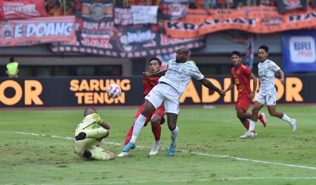 Hasil Liga 1 2024/2025: Persija Jakarta Berbagi Poin dengan Persib Bandung