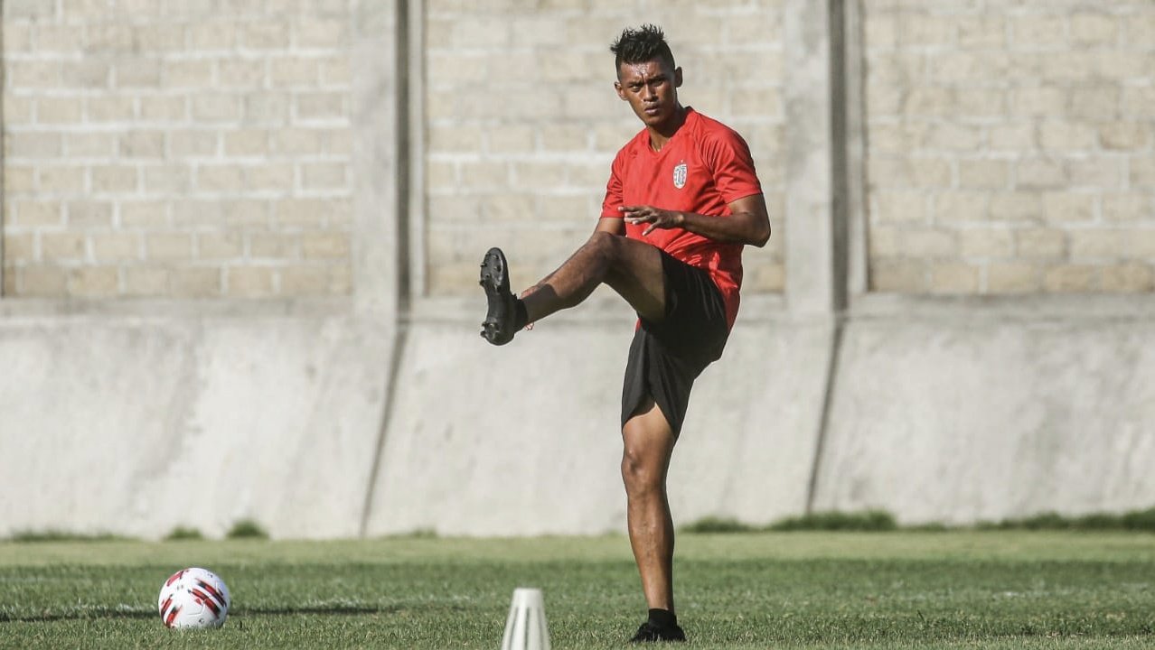Bali United Promosikan Tiga Pemain Muda, Lerby Eliandry Ingatkan Jurang Karier