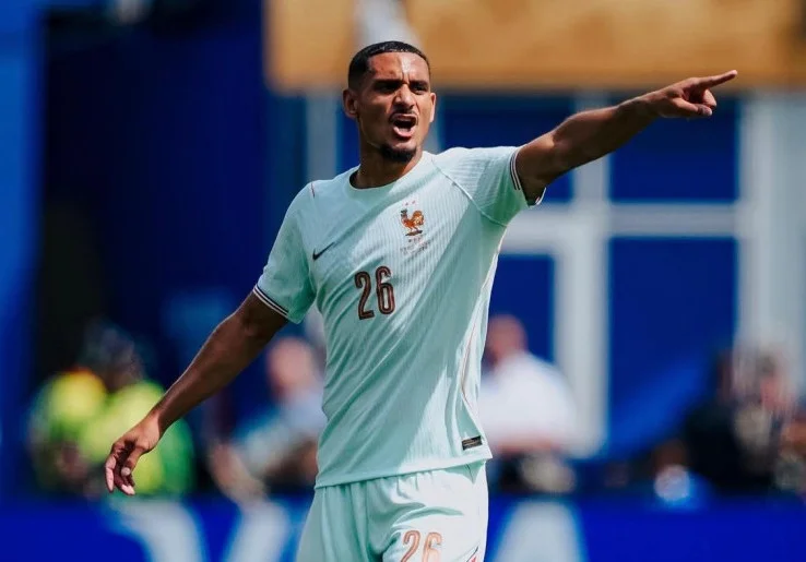 Bek Timnas Prancis Maxence Lacroix Terbuka Gabung Chelsea
