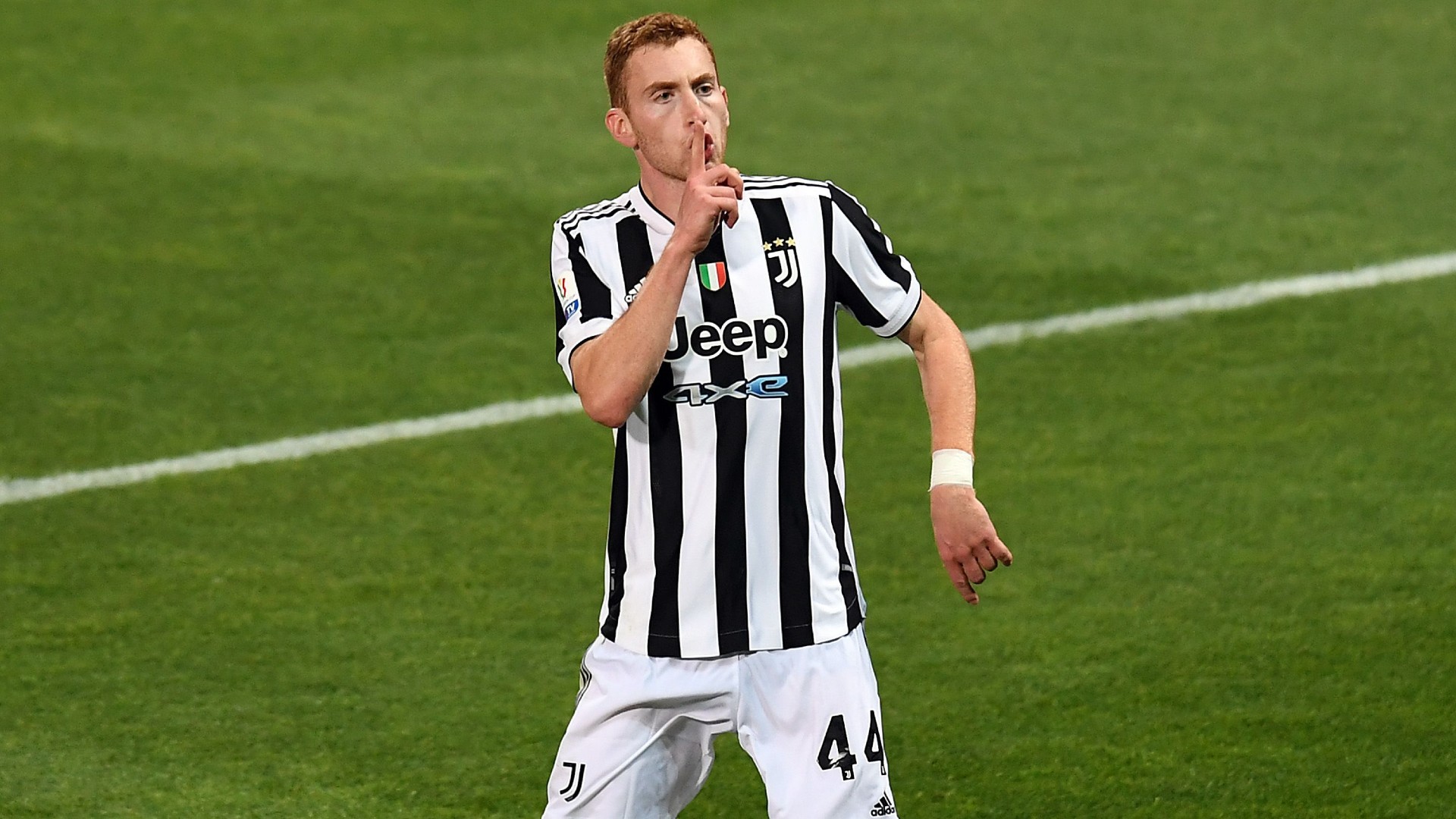 Arsenal dan Tottenham Berebut Winger Juventus