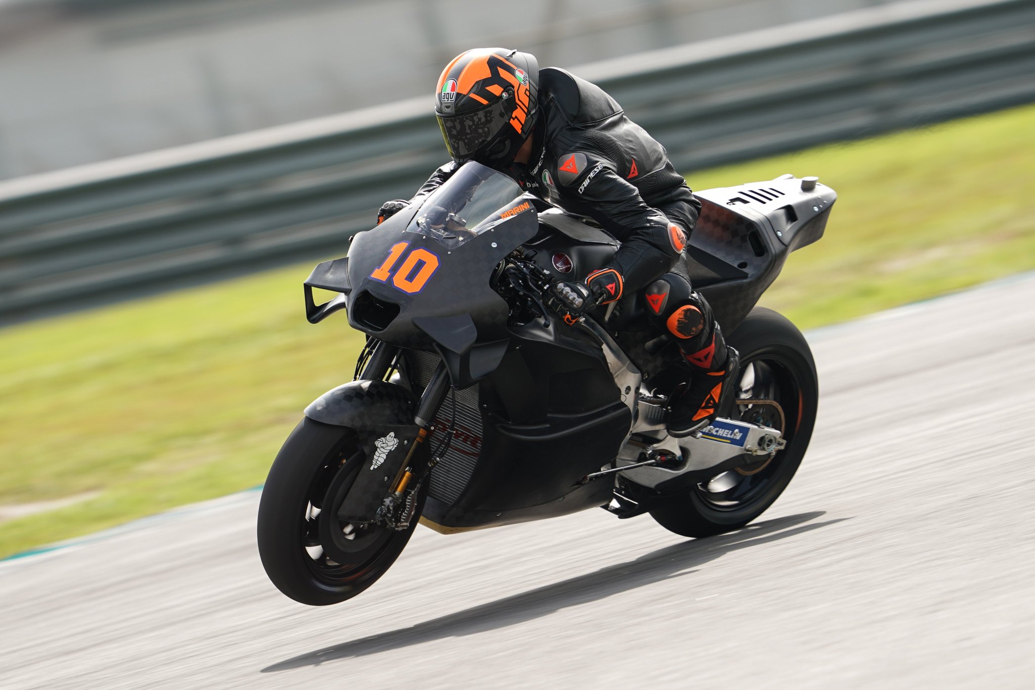 Luca Marini Mulai Bisa Tersenyum