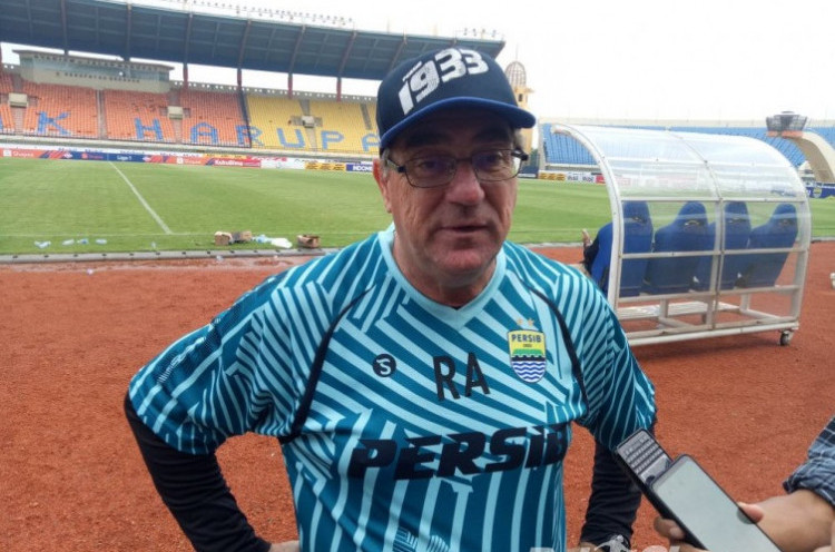Respons Robert Rene Alberts soal Target Juara di Liga 1 dan Piala Indonesia untuk Persib