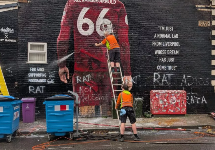 Liverpool vs Real Madrid: Teror Mulai Terasa, Mural Alexander-Arnold Dekat Anfield Dirusak