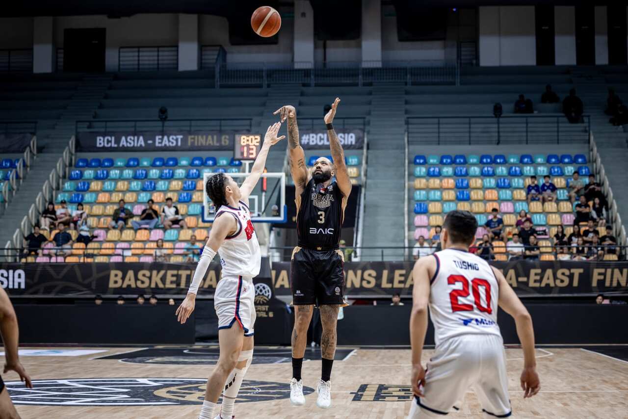 Aksi Dio Tirta di laga Dewa United Banten vs Chinggis Broncos, Rabu (20/5). (BCL Asia)