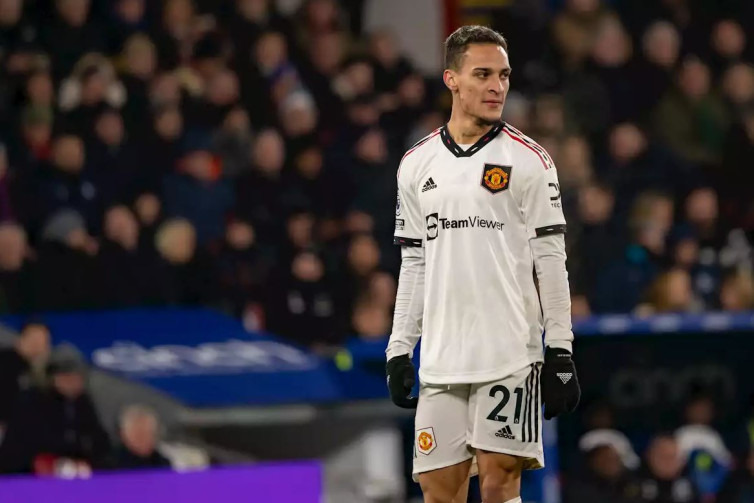 Antony Bikin Manchester United Serasa Tampil dengan 10 Pemain saat Lawan Liverpool