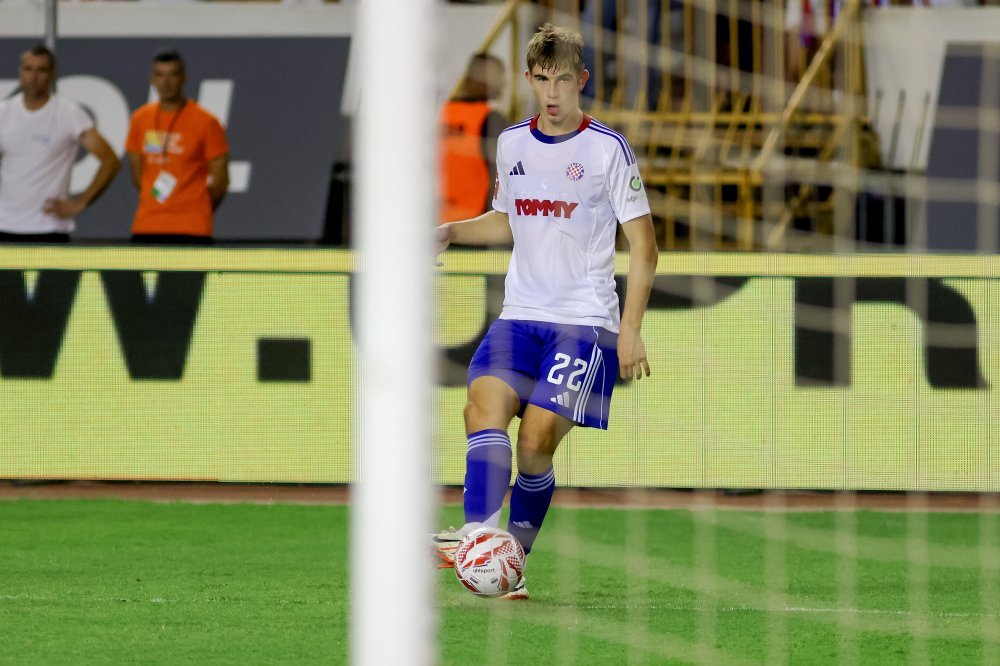 Inter Milan Rekrut Bek Tengah Asal Kroasia yang Baru Berusia 18 Tahun