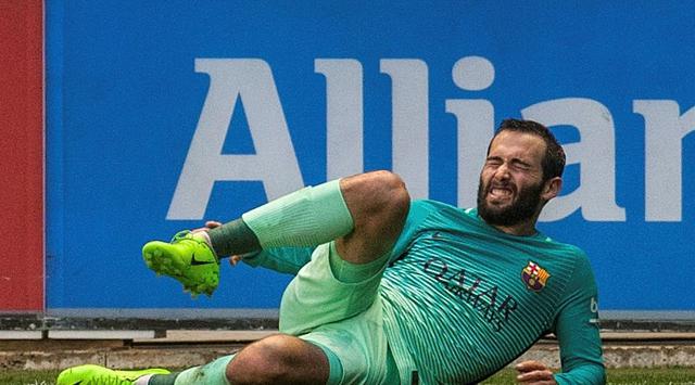 Enrique: Kami Mungkin Akan Membeli Bek Baru Untuk Menggantikan Vidal yang Sedang Cedera