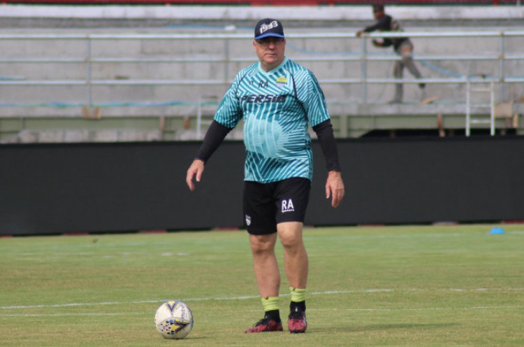 Pelatih Persib Bandung Lega dengan Kondisi Skuatnya Jelang Hadapi Barito Putera