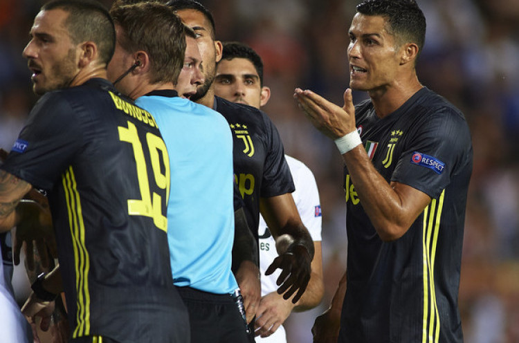 UEFA Bakal Investigasi Kartu Merah Cristiano Ronaldo