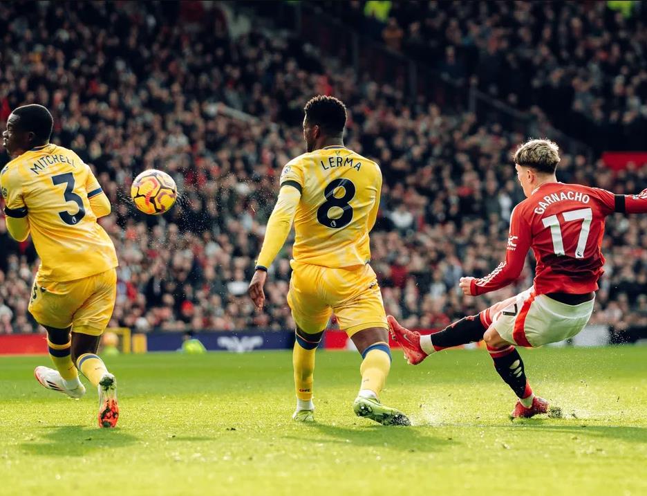 Ukir Catatan Buruk Sejak 1893-1894, Manchester United Jadi Bulan-bulanan di Old Trafford