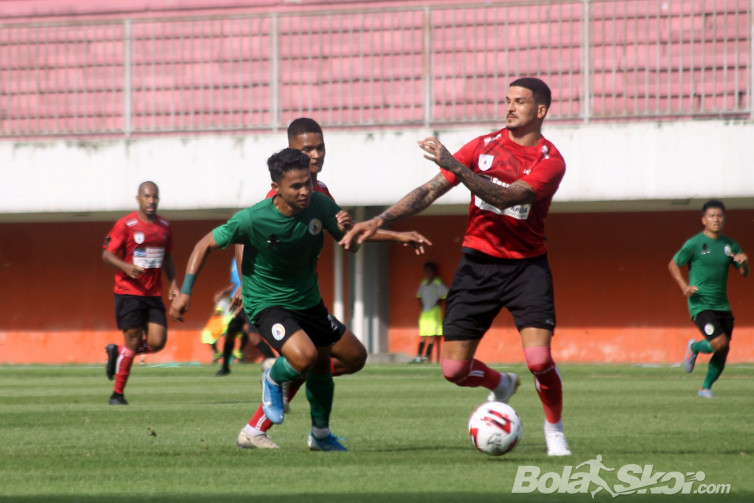 Hadapi Persib, Irkham Mila Makin Termotivasi Main di Stadion Manahan