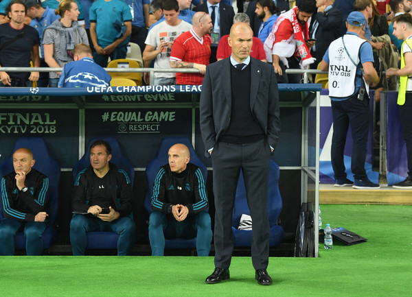 Juventus Tantang Chelsea dalam Perburuan Zinedine Zidane