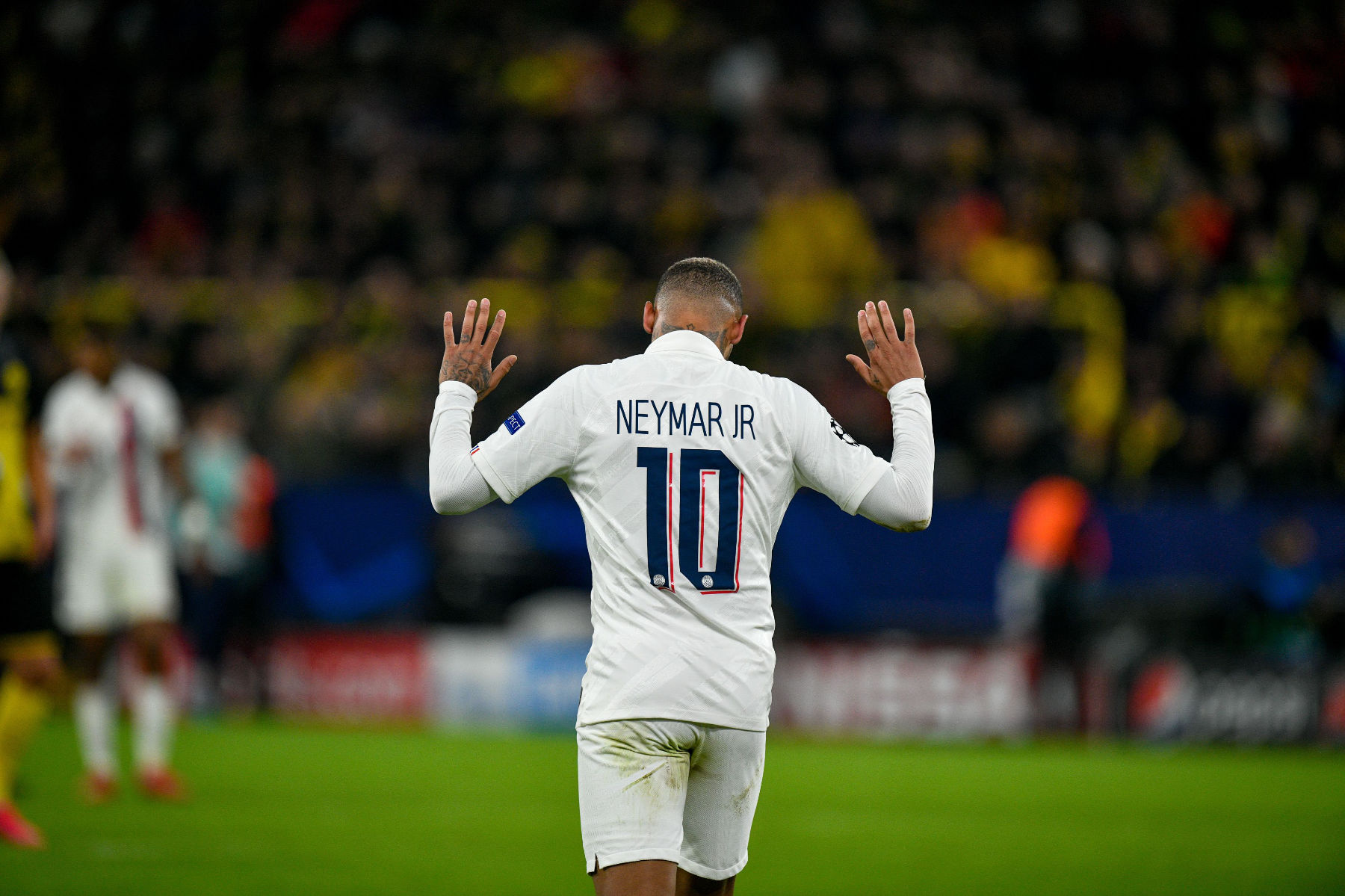 Bagi Legenda Brasil, Neymar Lebih Baik ketimbang Lionel Messi