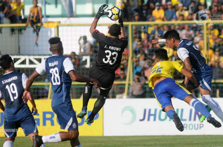 Jacksen F Tiago Enggan Komentari Kinerja Wasit saat Barito Putera Kalah dari Arema FC