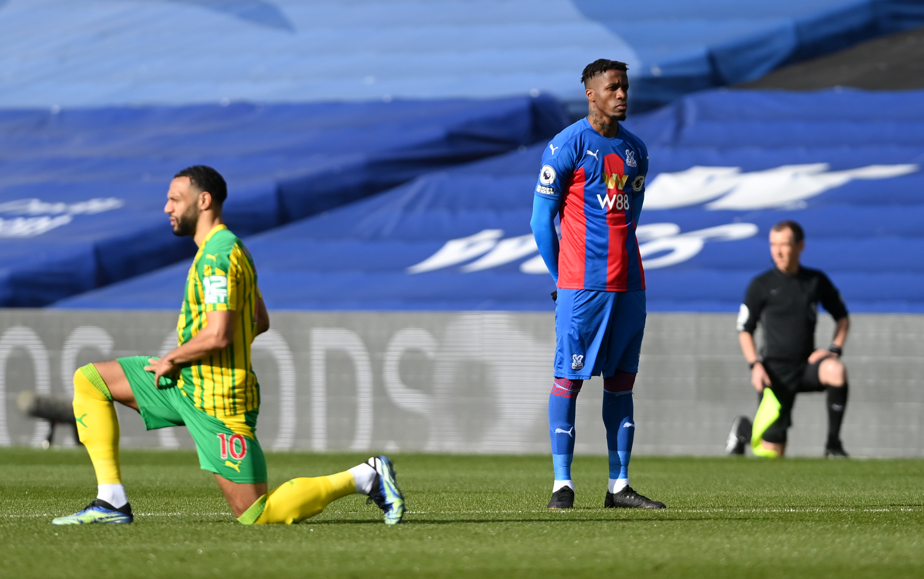 Tolak Berlutut, Cara Lain Wilfried Zaha Lawan Rasisme