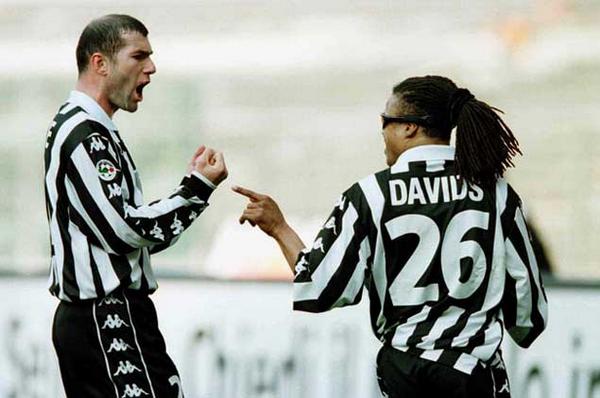 Zinedine Zidane Kirim Pesan untuk Fans Juventus