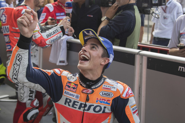 Hasil Lomba GP Thailand: Marquez Menangi Duel lawan Dovizioso sampai Tikungan Terakhir 