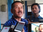 Manajer Persib Bandung, Umuh Muchtar, mengkritik operator TSC 2016