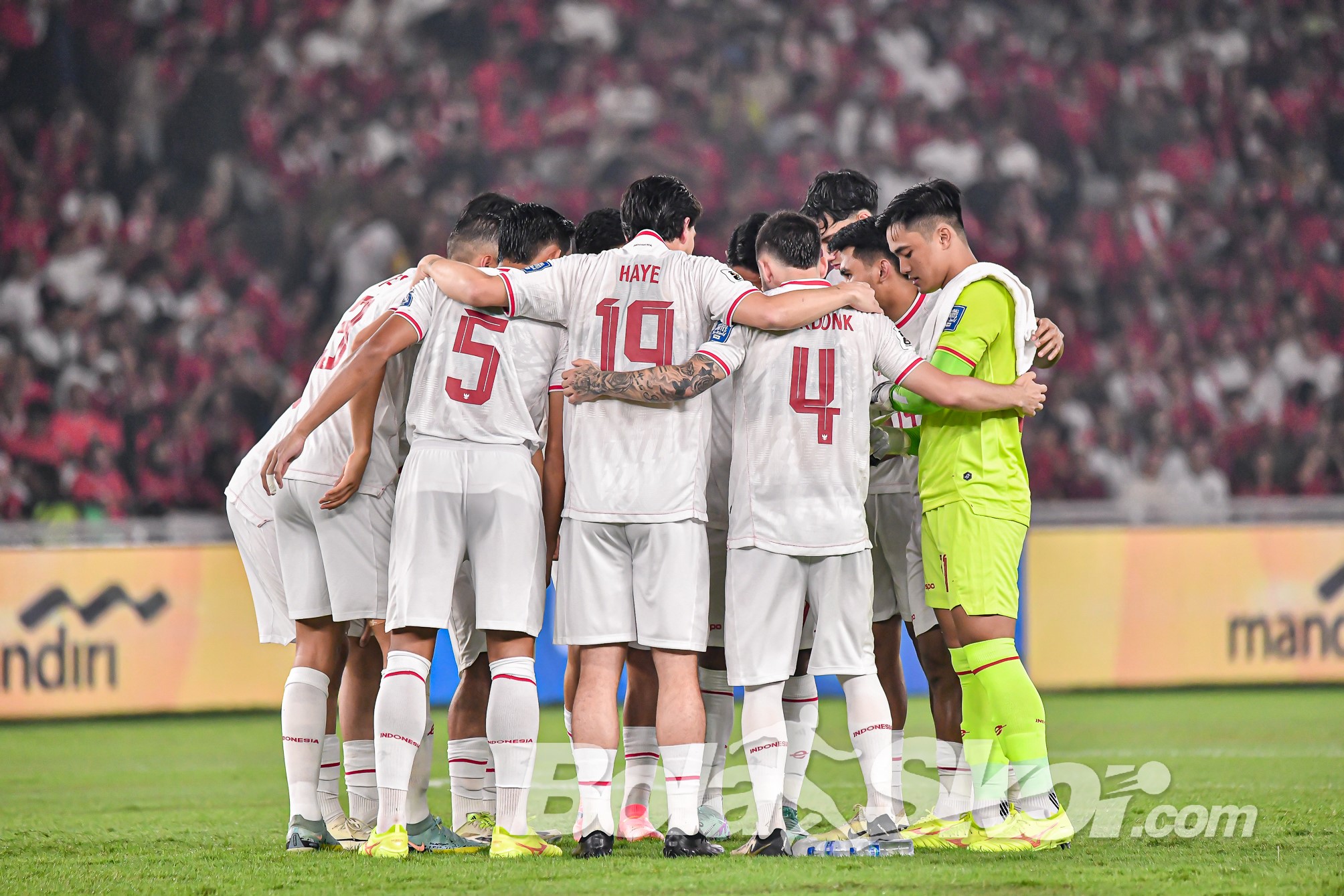 Starting eleven Timnas Indonesia saat menghadapi Filipina, pada laga terakhir Grup F Babak Kualifikasi Piala Dunia 2026 Zona Asia di Stadion Utama Gelora Bung Karno (SUGBK), Jakarta, Selasa (11/6) malam WIB. (BolaSkor.com/Paulus Dwi Arde)
 
