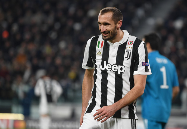 Bek Juventus Sebut Napoli Terlalu Jemawa