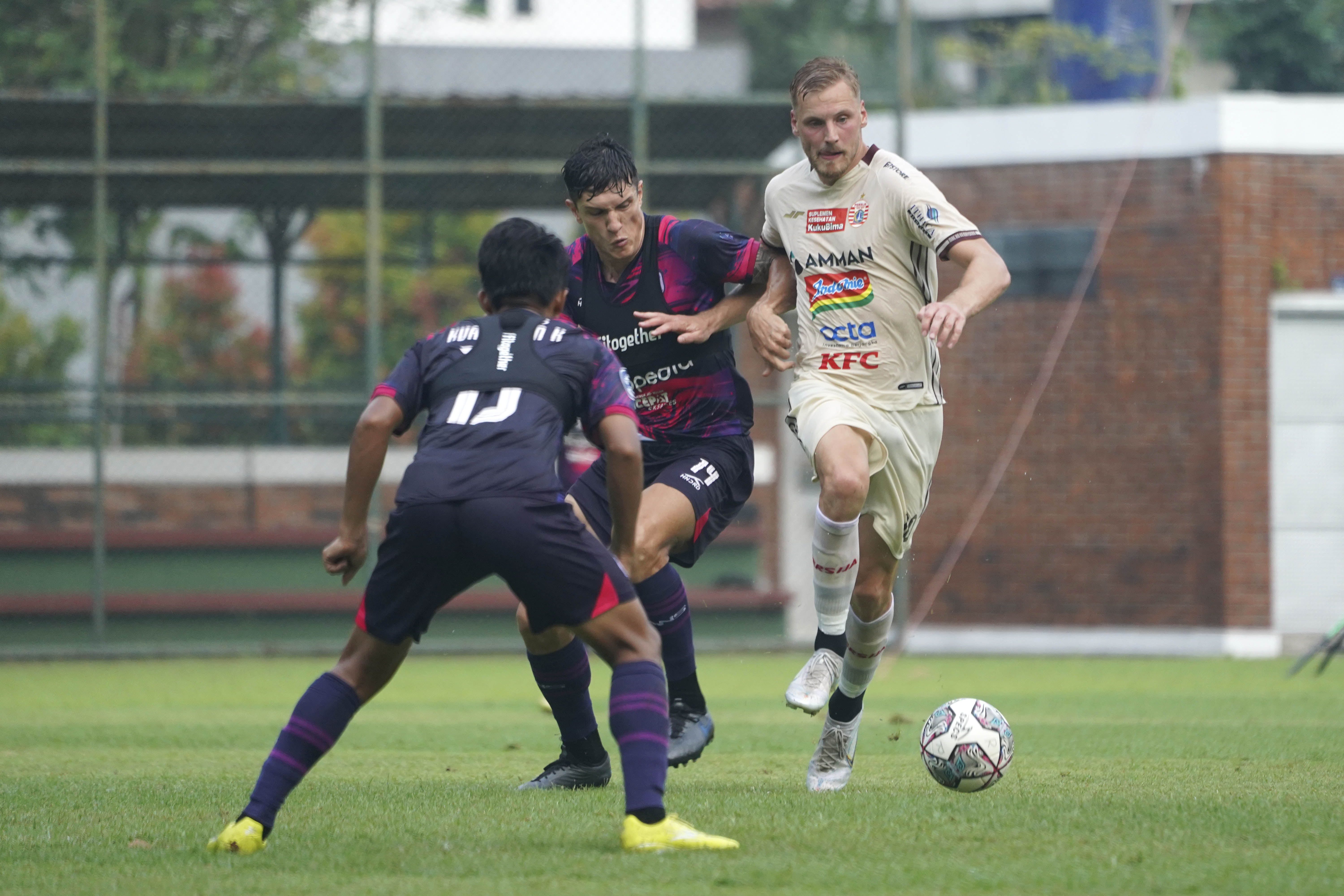 Hanno Behrens dan Yusuf Helal Kompak Ingin Liga 1 Segera Dilanjutkan