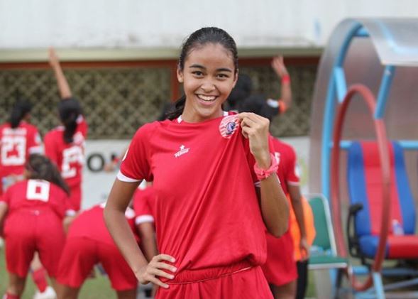 Jalani Karantina Mandiri, Naomi Nielsen Isi Waktu dengan Main Piano