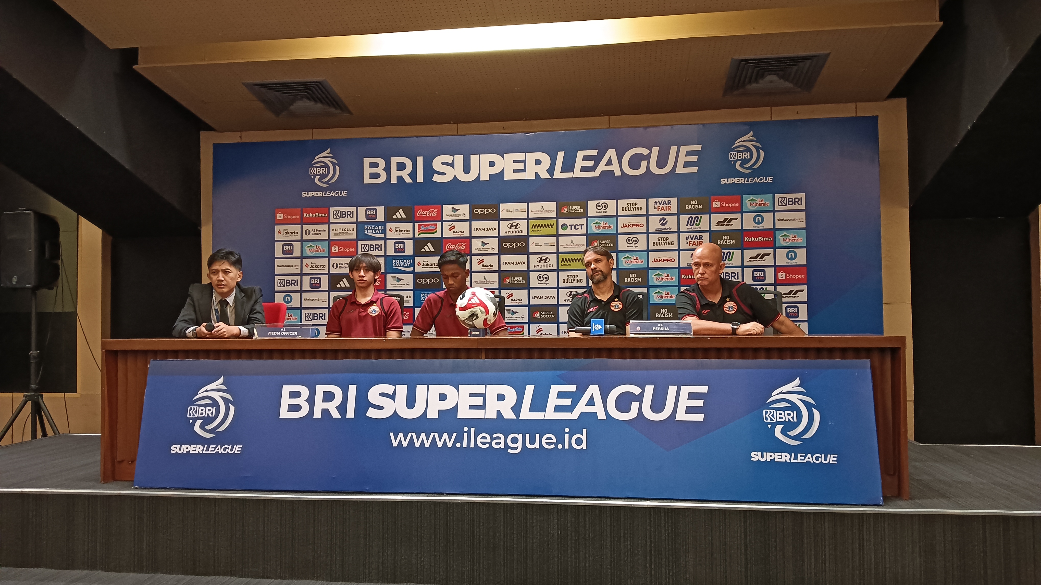 Mauricio Souza Beber Alasan Maxwell Souza dan Jordi Amat Absen saat Persija Tumbangkan Persijap 2-0