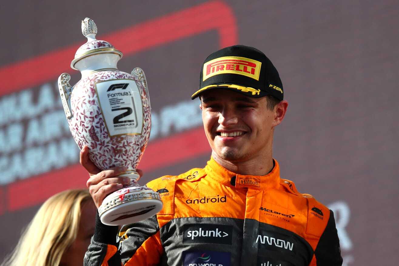 Norris Balas Cibiran dengan Prestasi